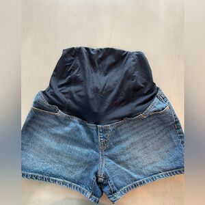 Over-The-Belly Isabel Maternity Jean Midi Shorts Size 8 medium wash